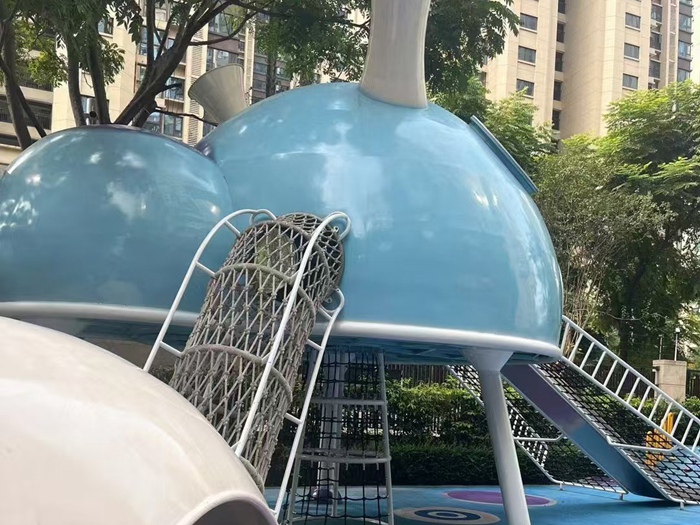 不锈钢滑梯雕塑 